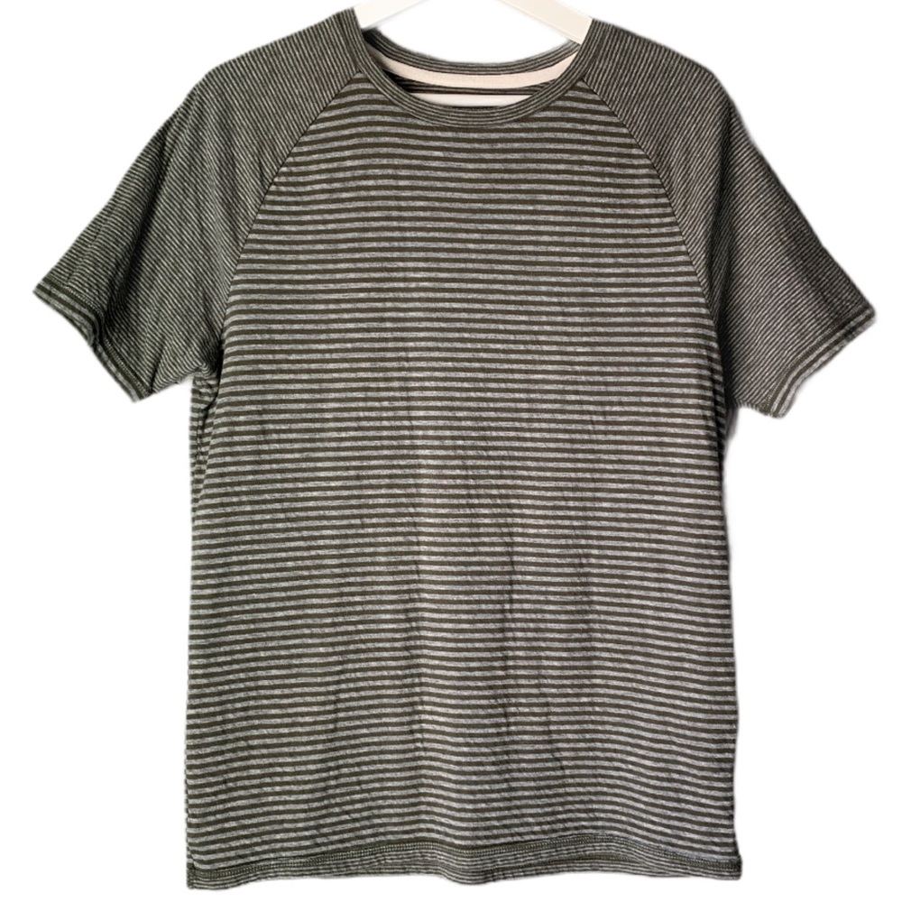 Express Mens medium Raglan Contrast Stripe T-Shirt